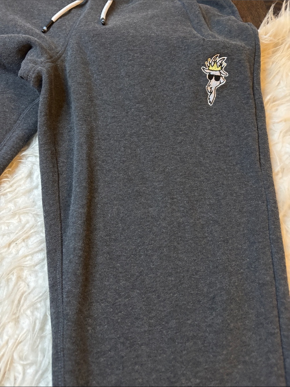 GOAT Brand Men’s Medium Charcoal Gray Jogger Sweatpants Crown Goat Logo Athletic - Picture 14 of 15